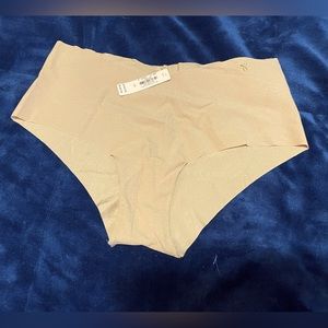 NWT Victoria’s Secret cheeky tagless large logo